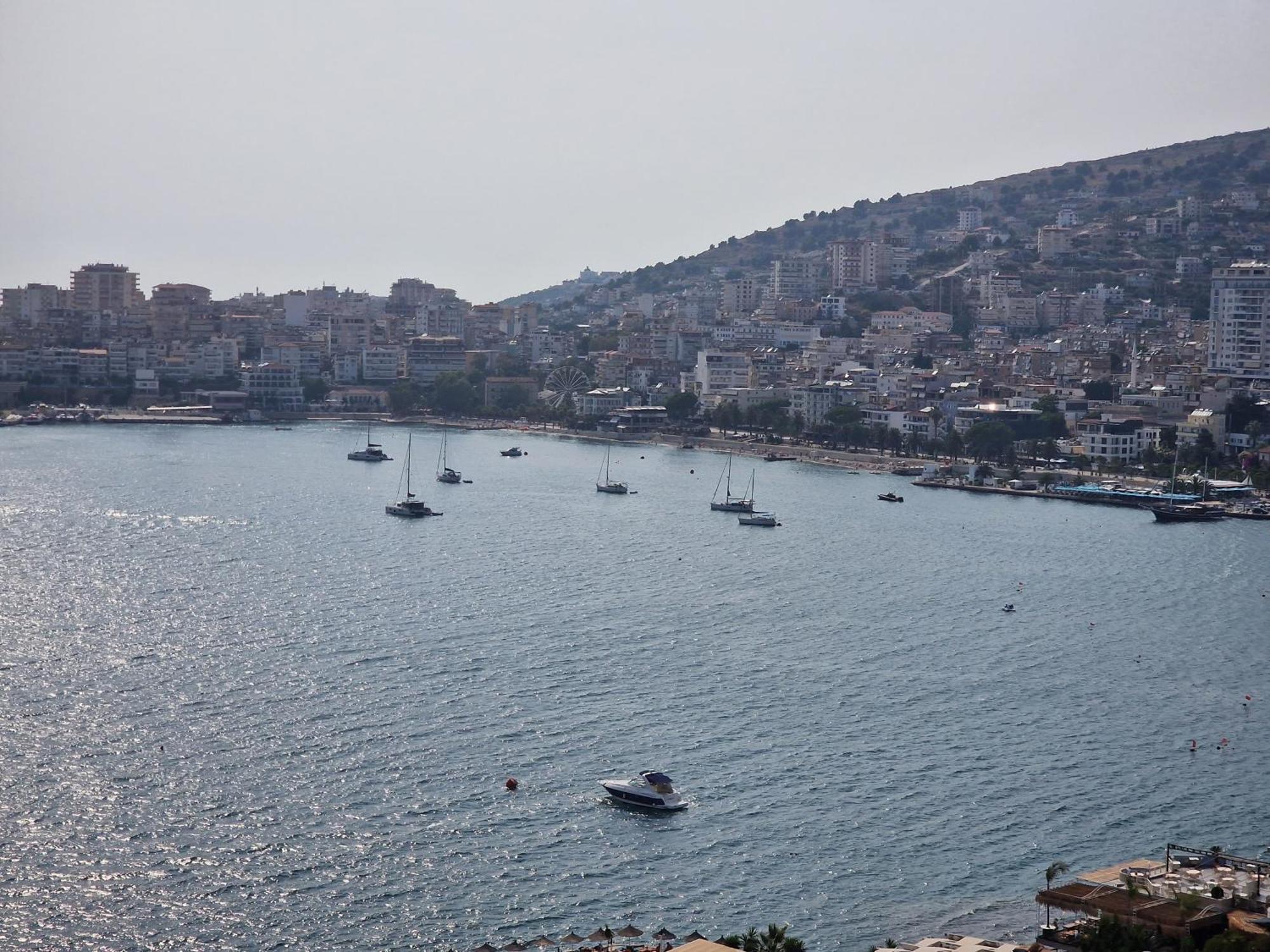 Joanna Suites Sarandë Habitación foto